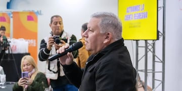 Gustavo Benedetti junto al periodismo local y provincial Arroyito