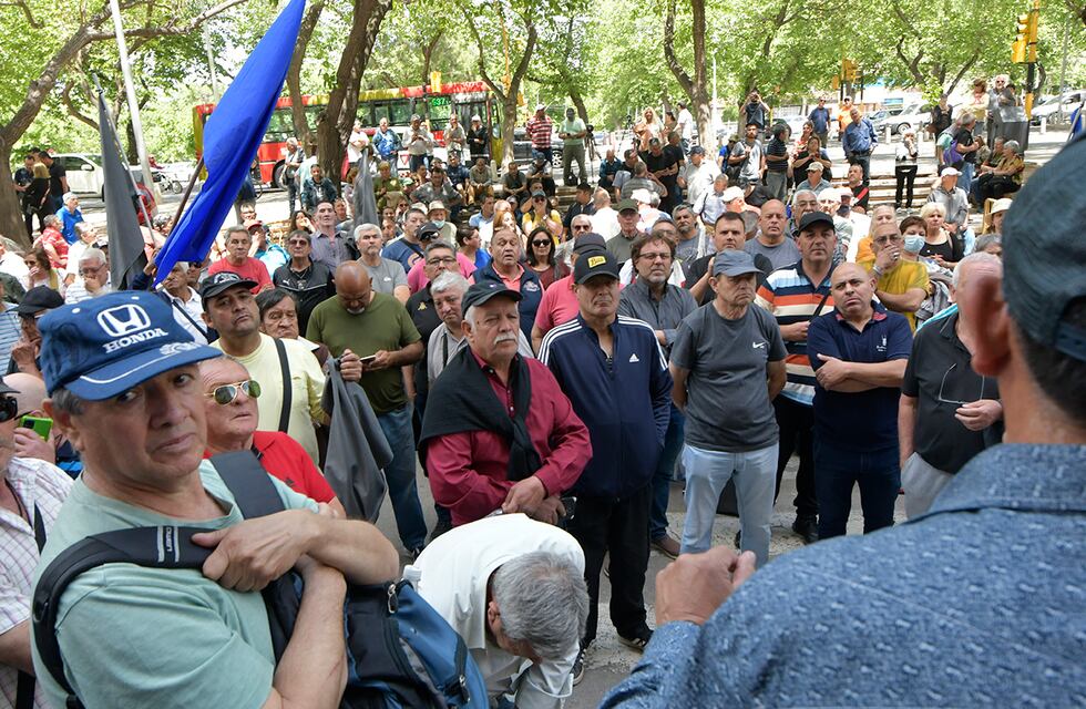 El Gobierno de Mendoza anunció el pago de aumentos adeudados para policías y penitenciarios retirados