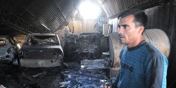 El mecánico que perdió todo en un incendio.