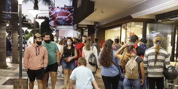 Durante un fin de semana en Carlos Paz, temporada de verano 2021. (Foto: archivo / Municipalidad VCP).