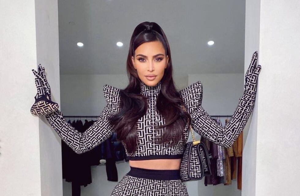 Kim Kardashian deslumbró durante su entrenamiento con una osada malla cavada