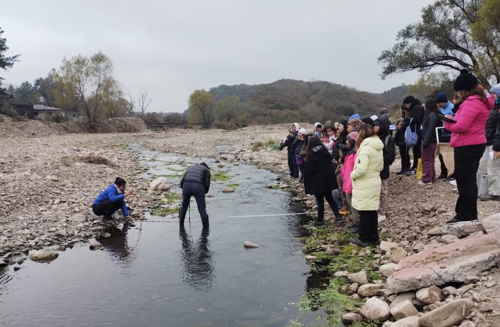 Universitarios salteños llegan a Jujuy para estudiar el río Xibi Xibi