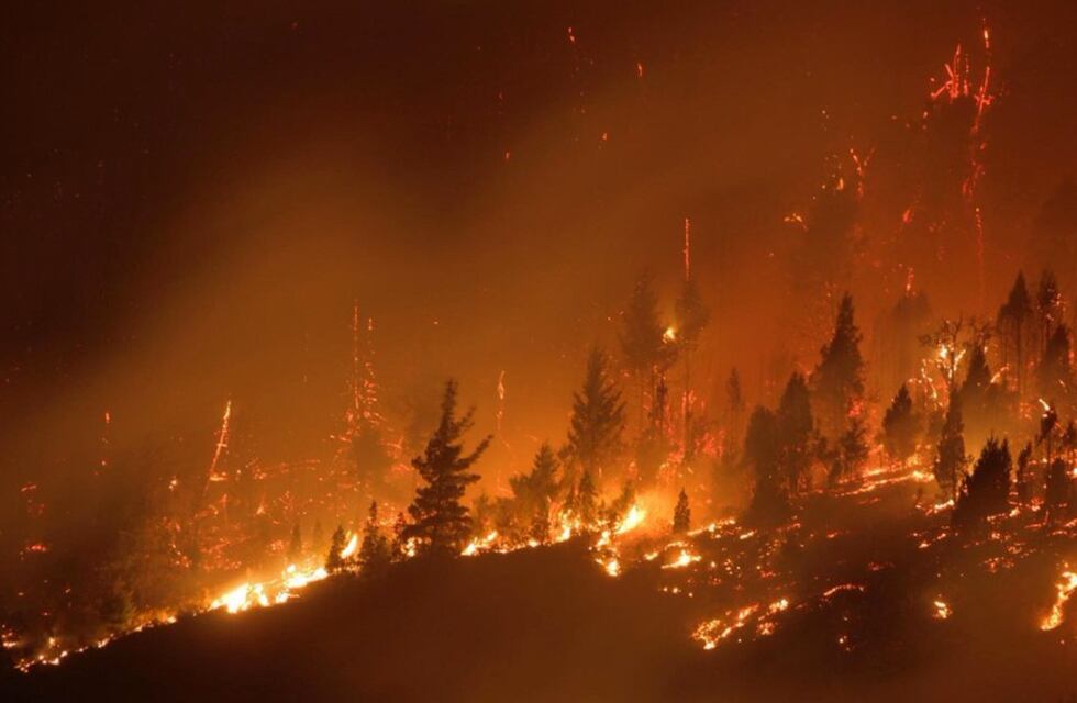 Fuego en Chubut: aparecen nuevos incendios en El Hoyo e investigan si fueron intencionales