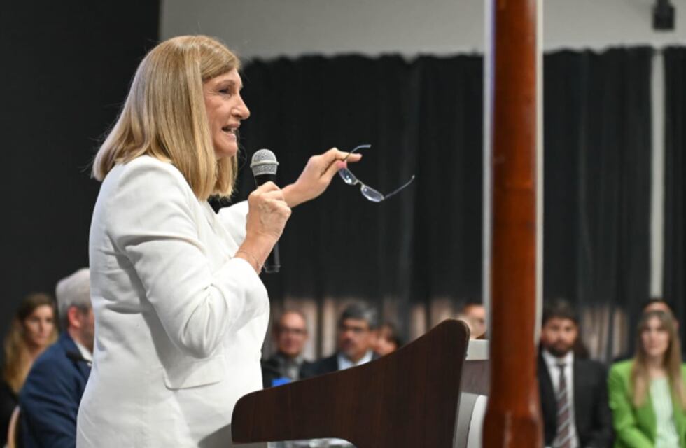 Paro de colectivos: Romero no descartó impulsar una apertura de licitaciones a nuevas empresas