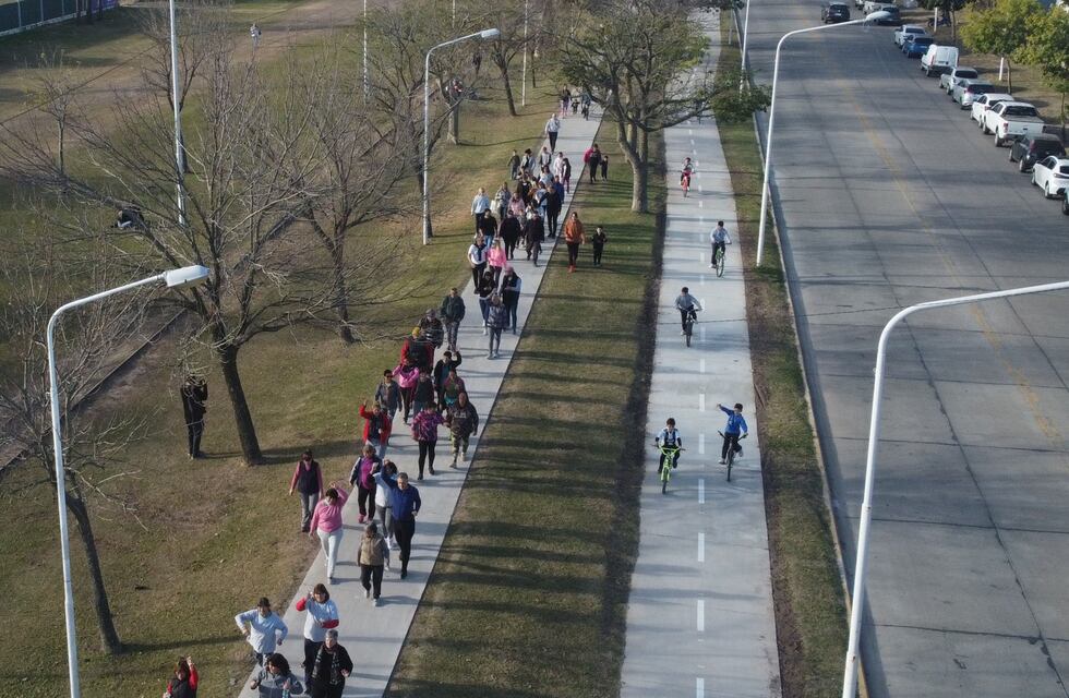 Inauguraron la refuncionalización de la ciclovía de Estanislao del Campo