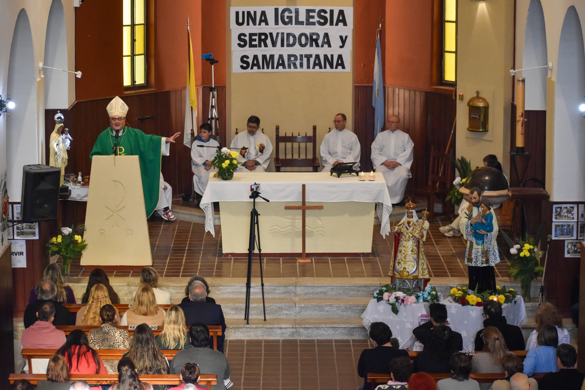 Los fieles de Arroyito celebraron a San Cayetano Santo Patrono del pan y del trabajo