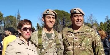 Pablo Córdoba, el soldado que murió en Zapala, junto a sus padres.