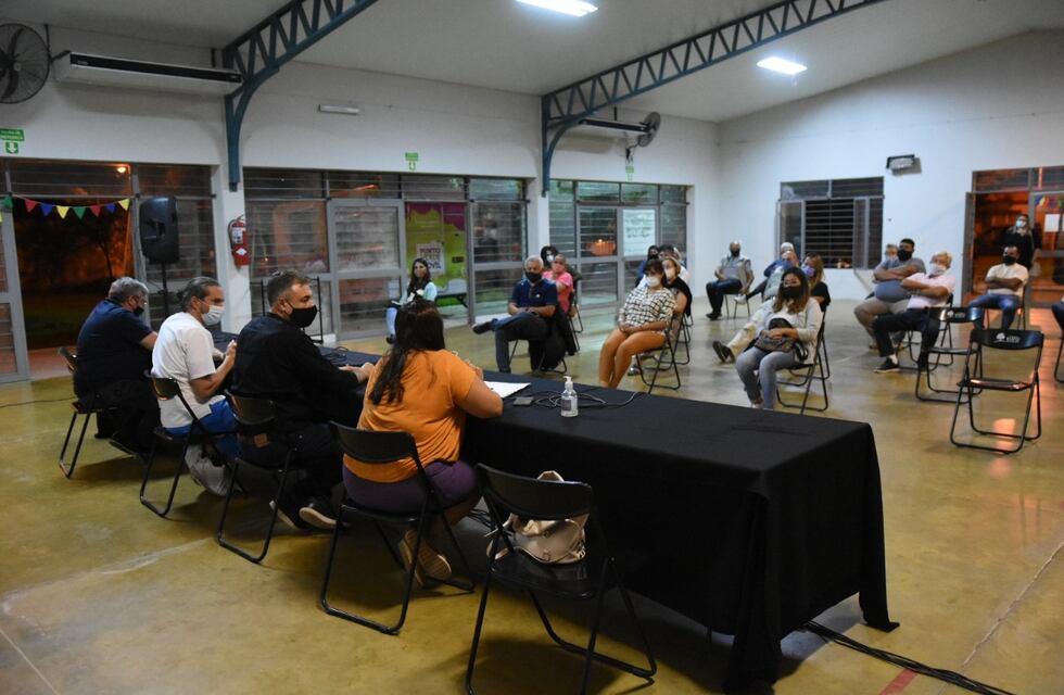 Buscarán en cada barrio a los mayores de 75 años que aún no se vacunaron y que no pudieron registrarse