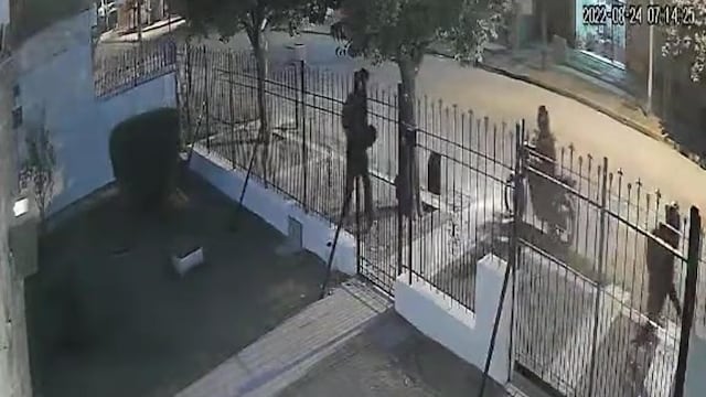 Los ladrones llegaron en moto y le dispararon a "quemarropas".