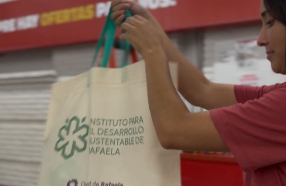 Los supermercados de Rafaela dejaron de entregar bolsas plásticas