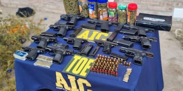 Secuestran un arsenal de una vivienda