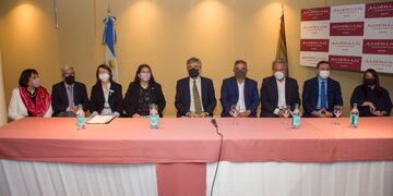 La provincia firmó convenios con el CONICET.