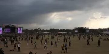 Este domingo llovió en el Lollapalooza y los shows fueron suspendidos momentáneamente.