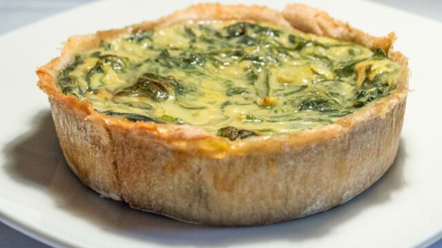 Ideal para combatir el frío: la brillante receta de tarta de zapallitos con crumble de queso de Osvaldo Gross.