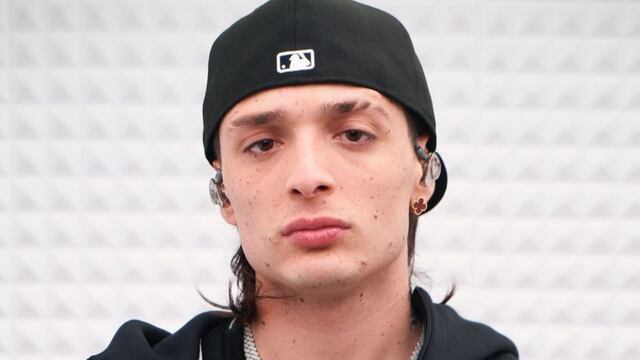 El terrible gesto de Peso Pluma con un fanático que causó repudio en las redes