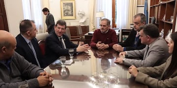 El director del Centro Simón Wiesenthal visitó la UNT en el marco de la diplomatura sobre genocidio y delitos de lesa humanidad, y elogió su compromiso con los derechos humanos.