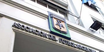 La drástica decisión que tomó la AFA con los juveniles que se vayan del país sin firmar contrato