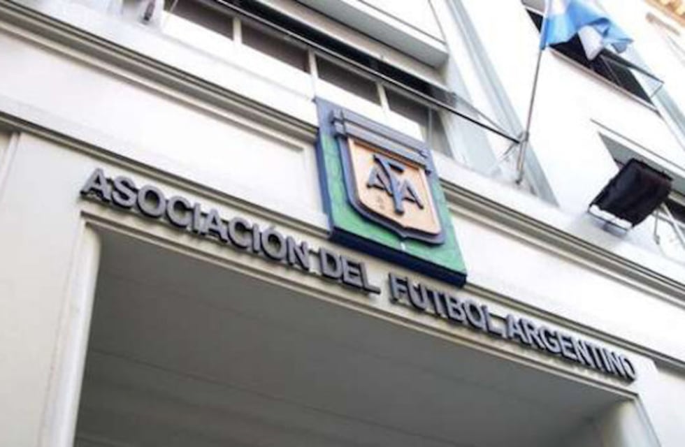 La drástica decisión que tomó la AFA con los juveniles que se vayan del país sin firmar contrato