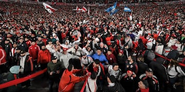 La hinchada celebrando el campeonato.