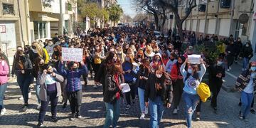 Marcha y movilización a la Fiscalía, en reclamo del esclarecimiento del abuso sexual en el Colegio San José