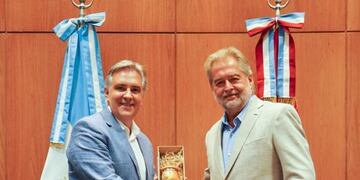 Martín Llaryora y Roberto Mirabella, precandidatos a gobernador de Córdoba y Santa Fe