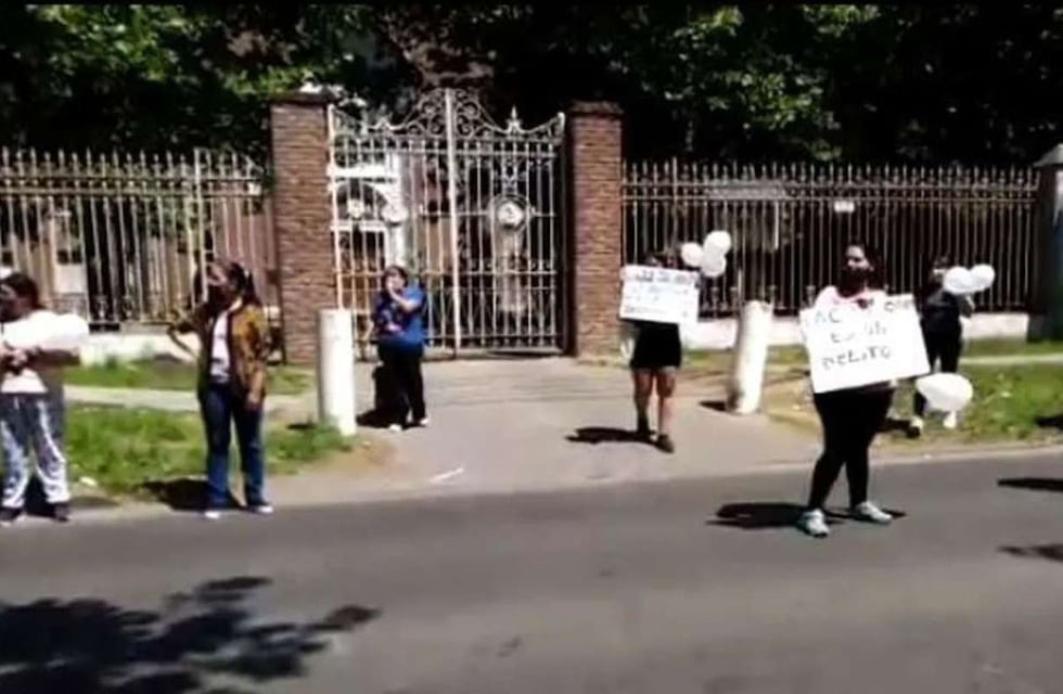 Adrogué: denuncian que una maestra golpeó a una nena por hacerse pis