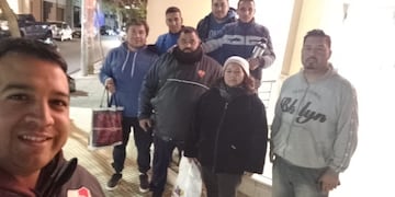 Un grupo de vecinos en San Luis hacen un gran esfuerzo todas las semanas para ayudar.