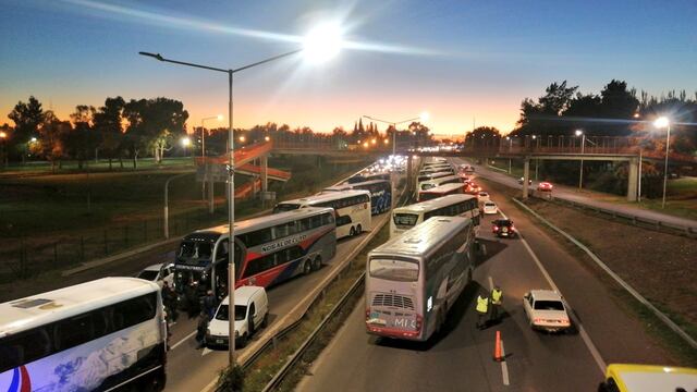 Reclamo de transportes de larga distancia. Foto: Twitter Matías Pascualetti