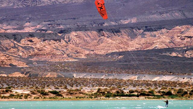 Los deportes acuáticos son unas de las actividades preferidas por los turistas en San Juan. Hay alarma en el sector por la caída de reservas en los hoteles.