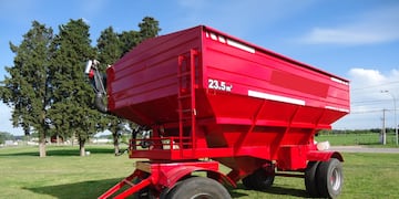 Un joven murió al caer en un acoplado tolva con maíz. (Imagen ilustrativa)