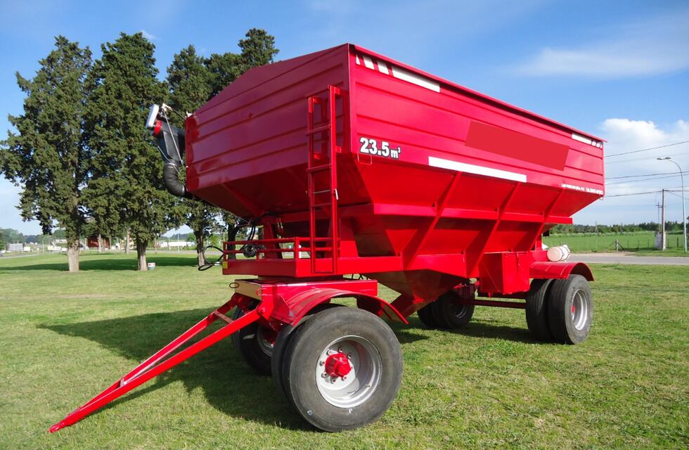 Tragedia en Córdoba: un joven cayó en un acoplado con maíz y murió asfixiado