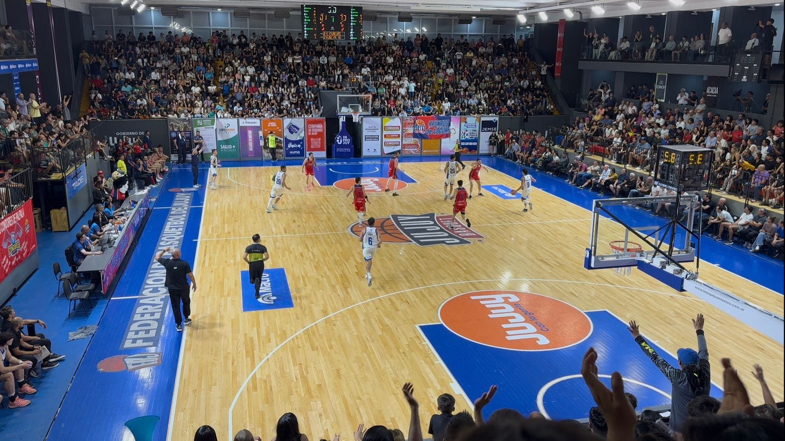 A la luz de los últimos resultados logrados por Jujuy Básquet, el estadio Federación se muestra como una fortaleza inexpugnable donde el sueño del ascenso sigue más vivo que nunca.
