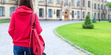 Furor por los buzos universitarios nacionales: ¿cómo son y cuánto salen?