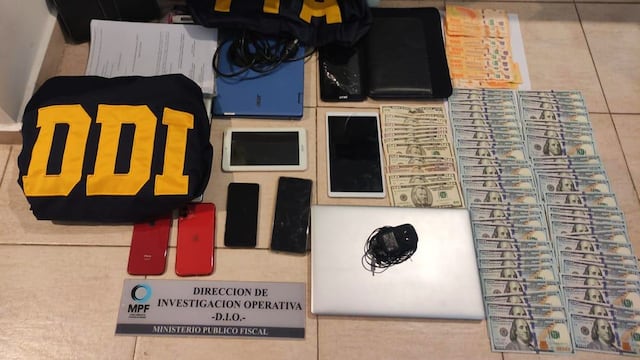 Dinero y otras pertenencias secuestradas por la Justicia de Villa María, en La Plata.