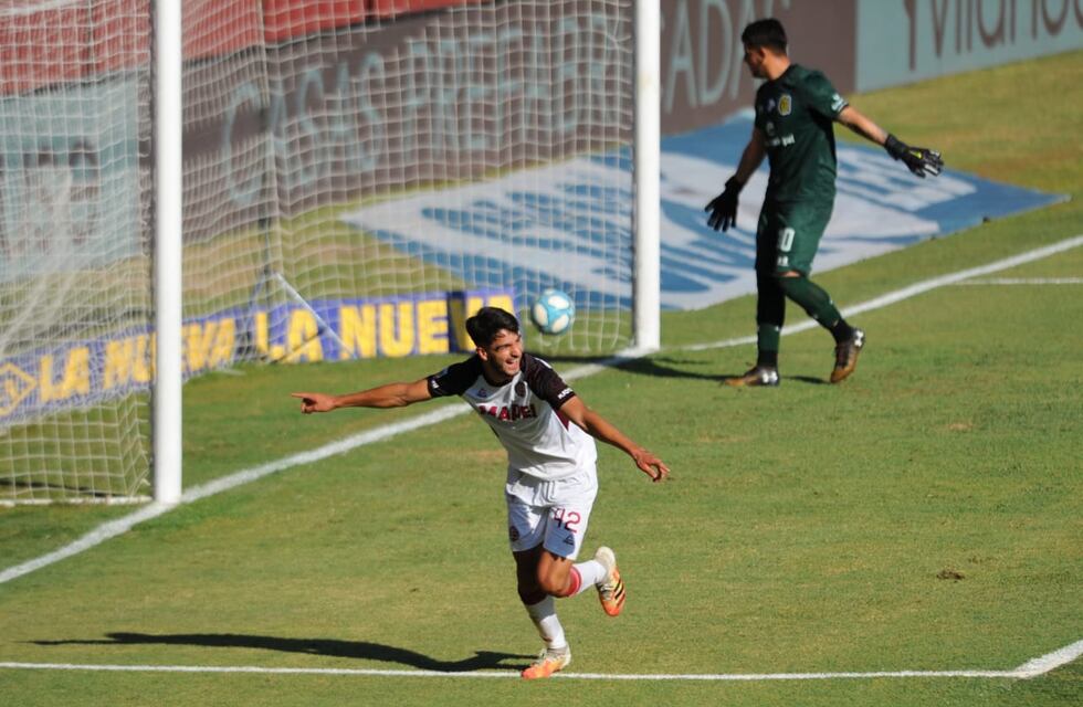 Central perdió 2 a 0 ante Lanús pero igual tiene un pie en la final