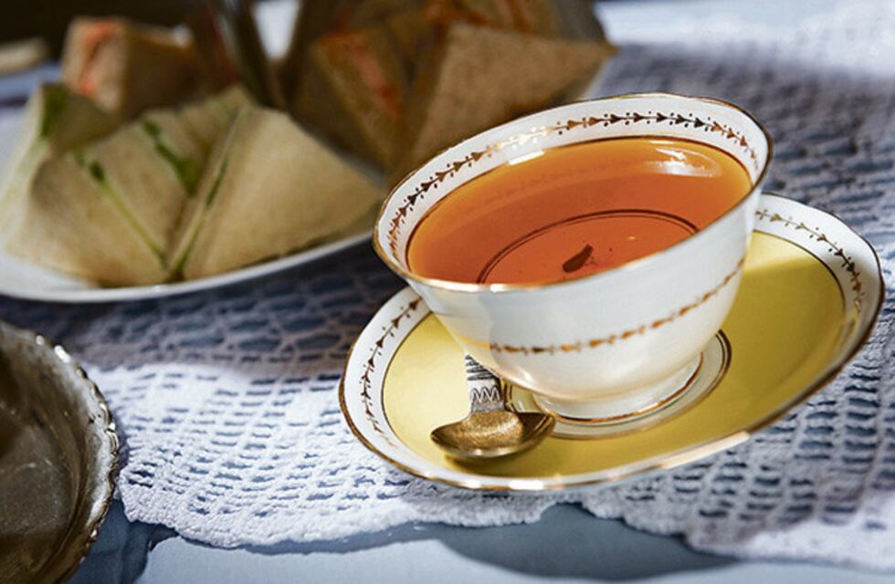 Insólito: entró a robar en la casa de una anciana, y a pesar de los golpes, la víctima le dio té para que se calme