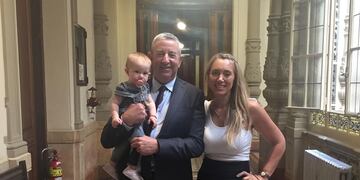 La hija de Julio Cobos cumplió un año y él lo celebró en redes.