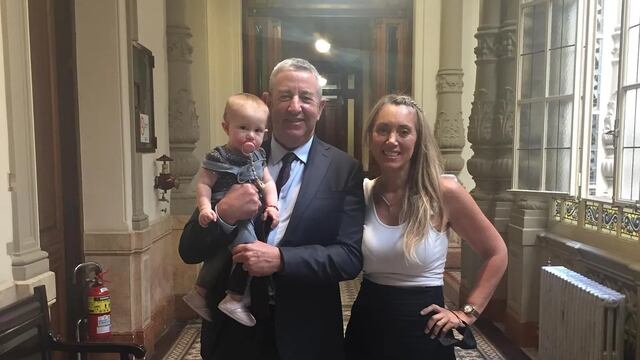 La hija de Julio Cobos cumplió un año y él lo celebró en redes.