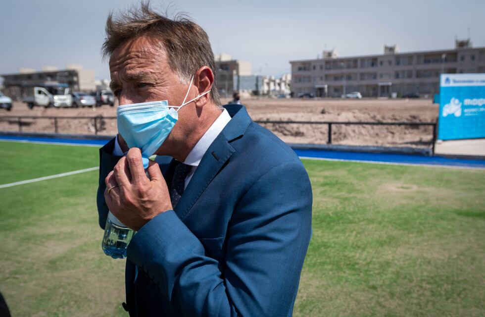 Suarez calificó a los rumores sobre la vacunación vip en Mendoza cómo “basura informática”