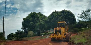 Obras viales en Puerto Piray.