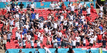 Un espectador cayó de las plateas de Wembley y está grave.