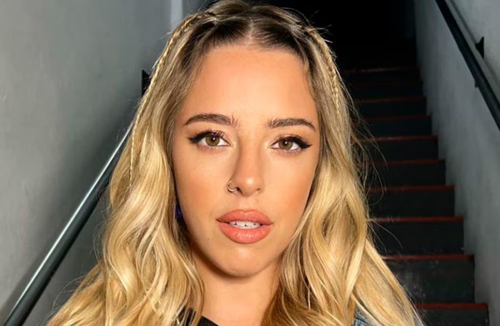 Nati Jota arrasó con un look urbano y sorprendió con el accesorio tendencia de la temporada