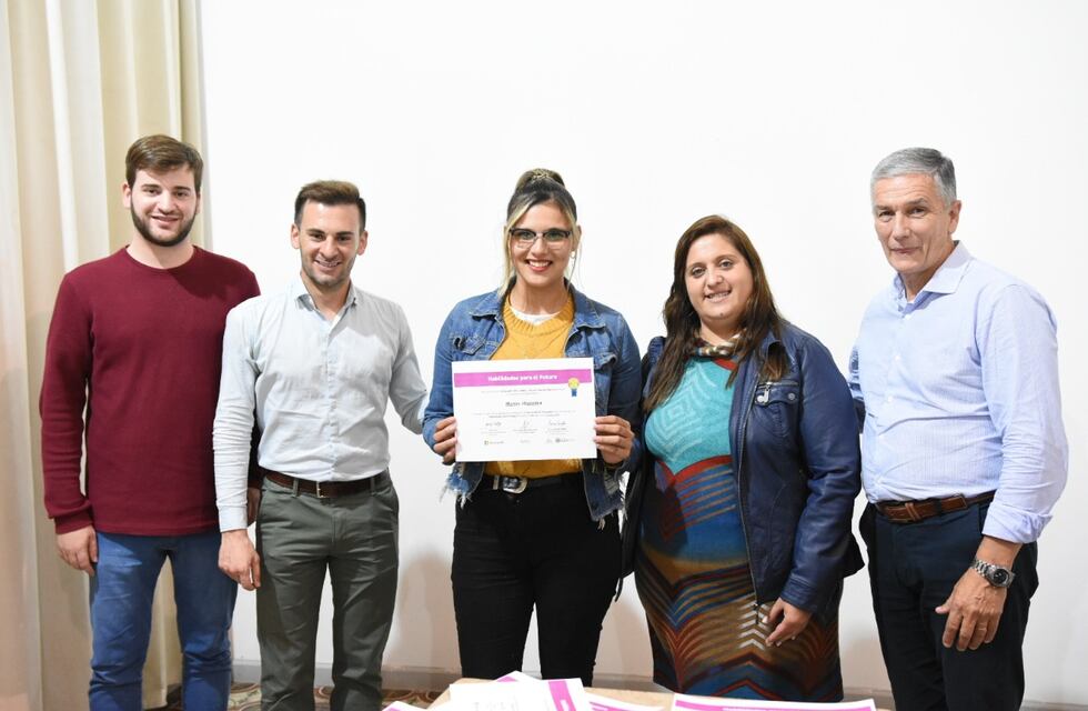 Se entregaron diplomas a participantes del primer Curso de Habilidades Digitales