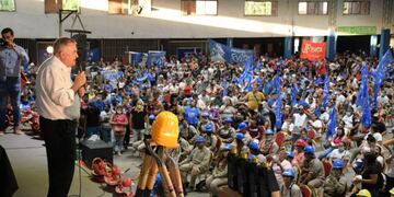 Jaldo entregó máquinas y herramientas a Unidades Productivas y de Servicios del Movimiento Evita