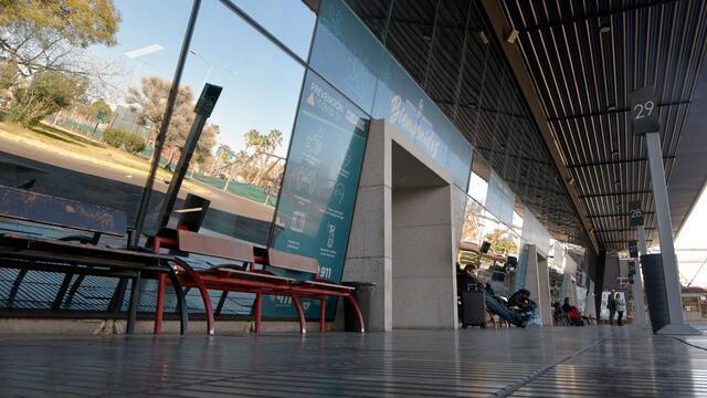 Turistas en la terminal de ómnibus
Foto: Orando Pelichotti / Los Andes
