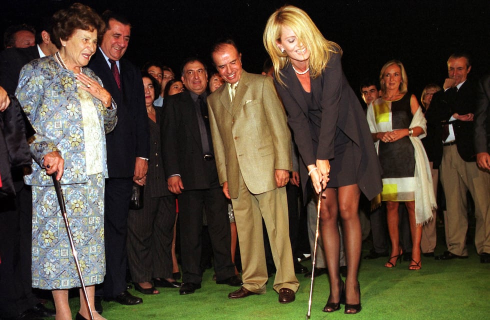 Las mujeres en la vida de Carlos Menem: todos los romances con vedettes y actrices