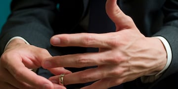 Encontró a su marido con su amante y le destruyó el auto (imagen ilustrativa).