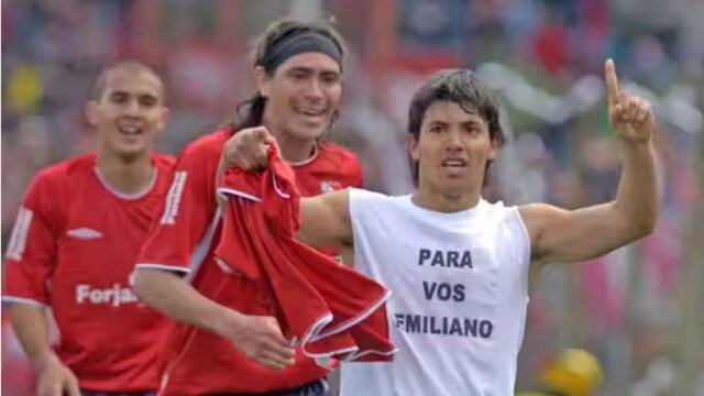 Agüero le dedicó un gol a su amigo Emiliano Molina.