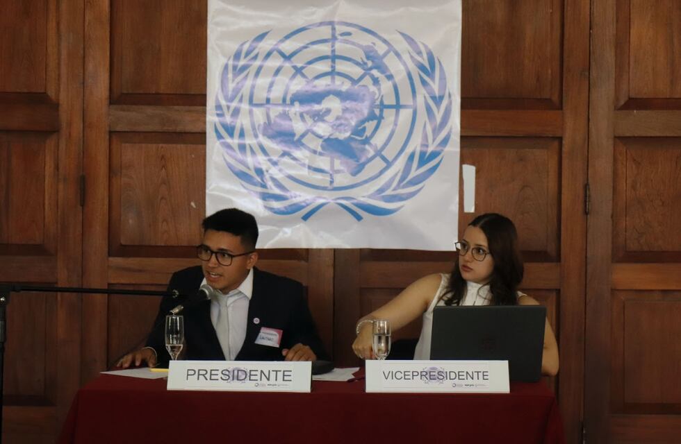 Jóvenes debaten en el Modelo Intercolegial de Naciones Unidas