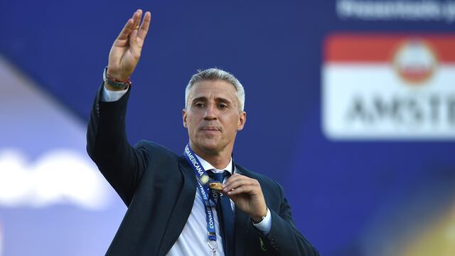 Hernán Crespo dejó de ser el DT de Defensa y Justicia y tendría todo acordado para dirigir al San Pablo de Brasil. (EFE/Nicolás Aguilera)